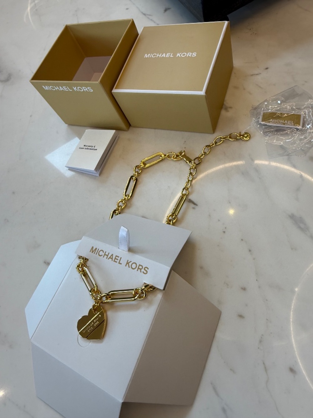 New Michael Kors Heart Necklace - Picture 9 of 16